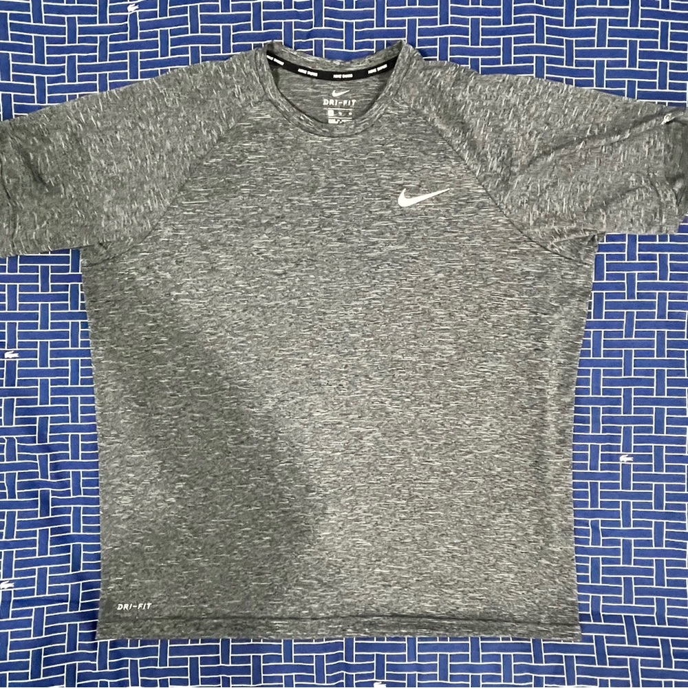 Nike Gray Short Sleeve Tee